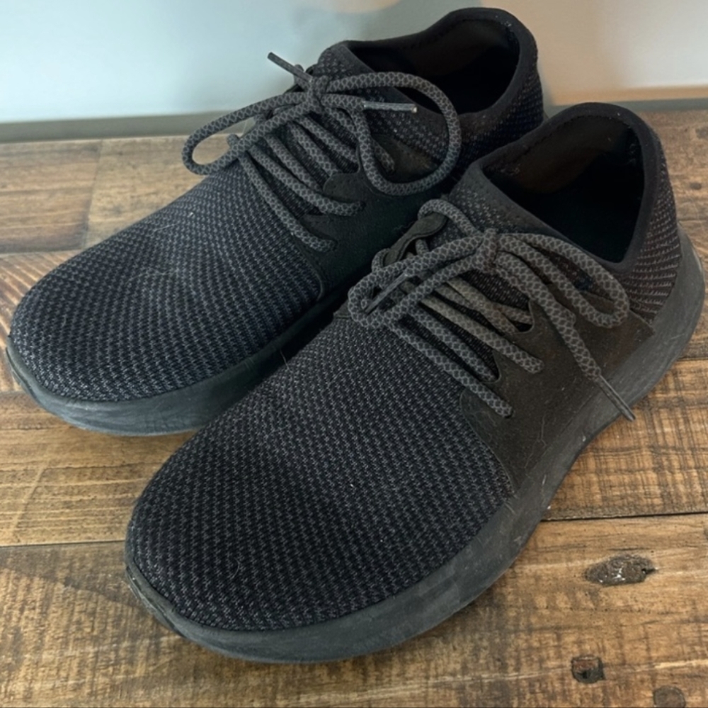 Vessi Everyday Classic - Size 8 - All Black